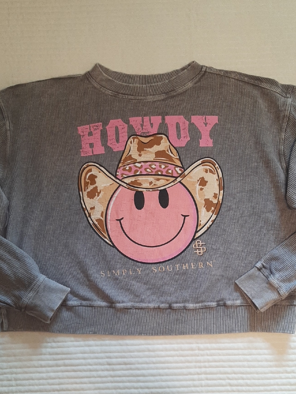 Simply Southern Women's L Gray Crop Pullover with Pink Smiley Cowgirl Graphic